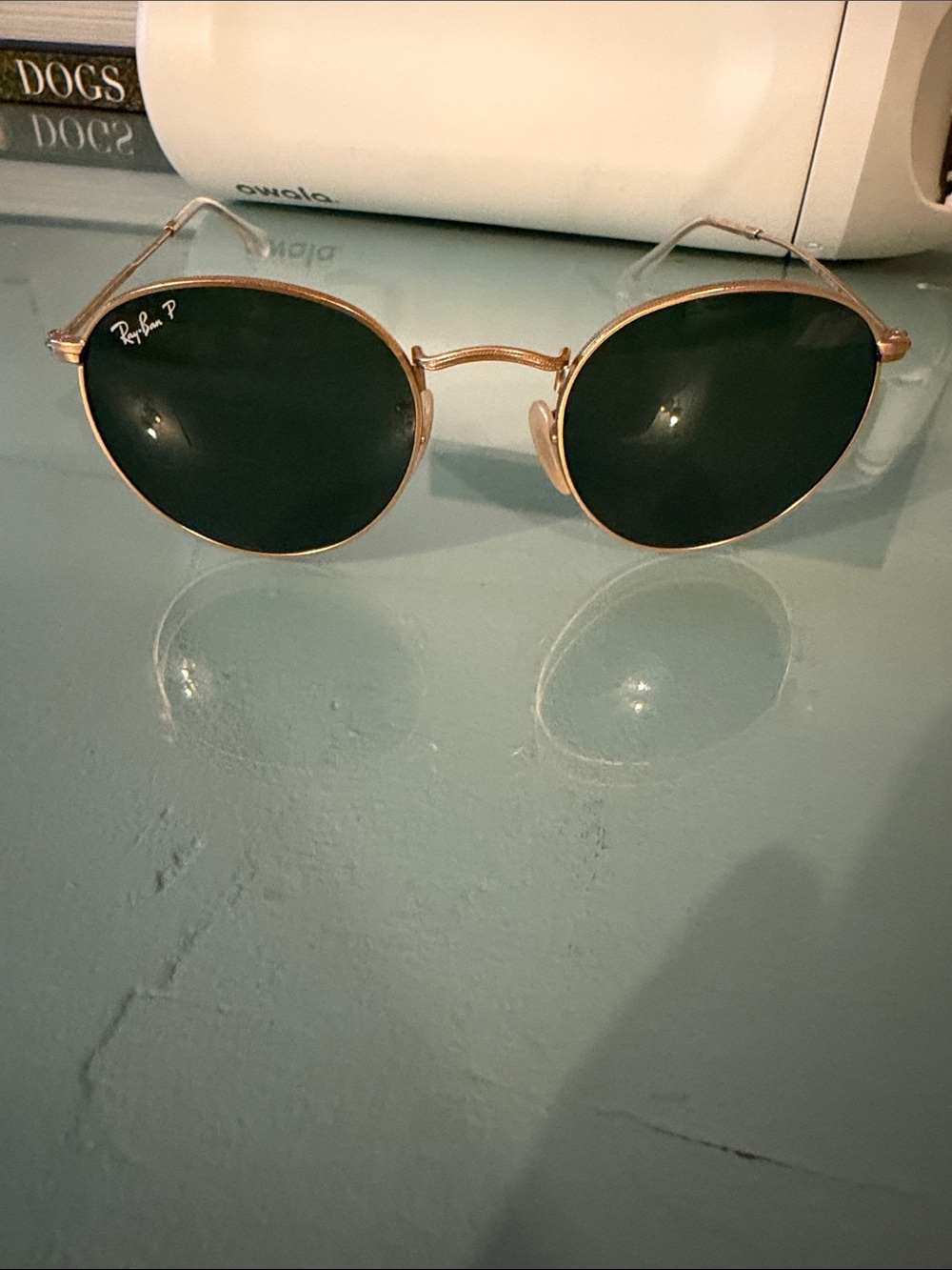 Ray-Ban Round Metal Sunglasses Gold Frame and Dark Green Polarized Lenses